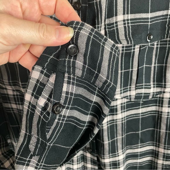 PAIGE Soft Lightweight Button Front Black Gray Plaid Flannel Shirt - Picture 6 of 8